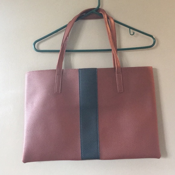 Vince Camuto Handbags - Vince Camino Luck Tote